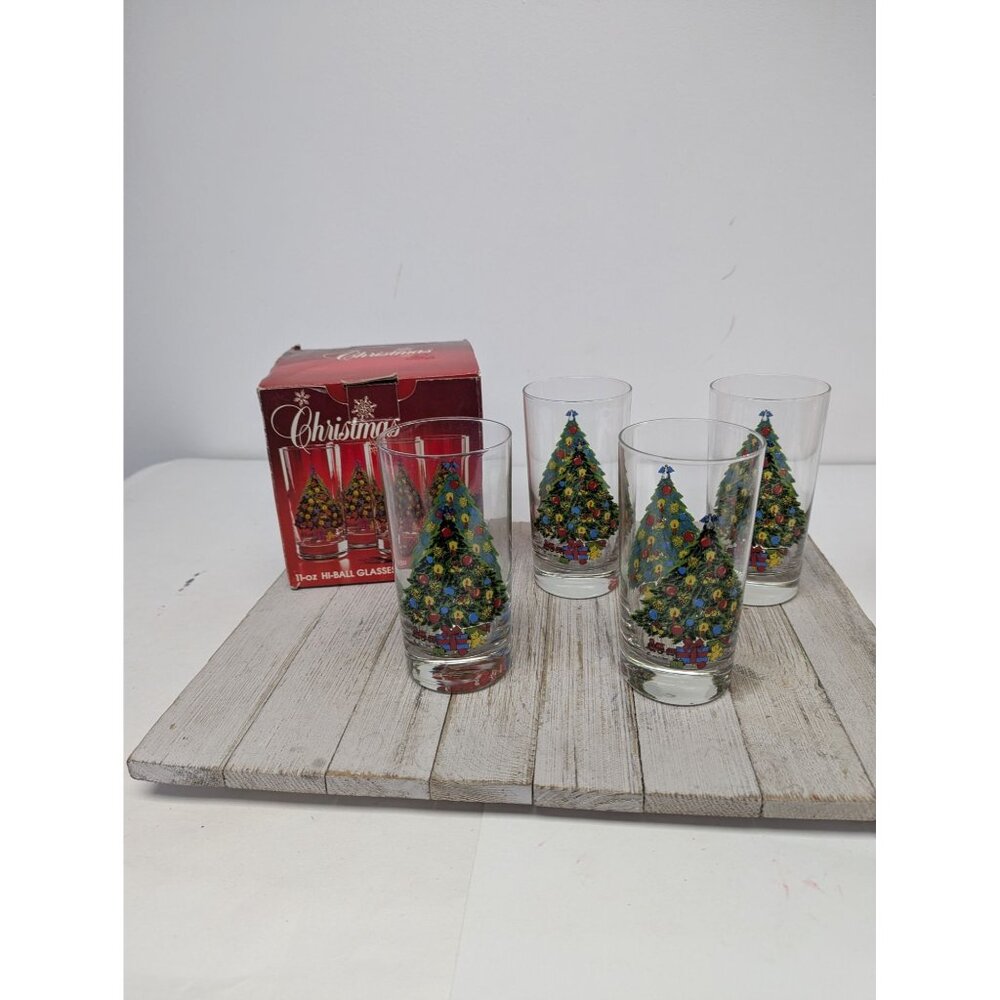 Vintage Set of 4 Christmas Carlton Beverage Glasses 11 oz Tumblers 5 1/2" Tall
